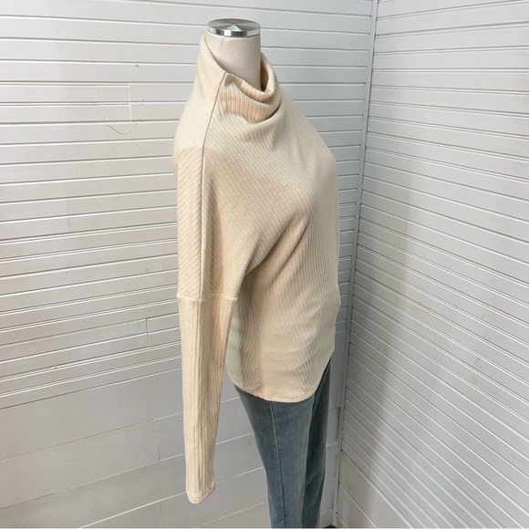 Julia Allert Rib Knit Asymmetric Blouse - Picture 2 of 8